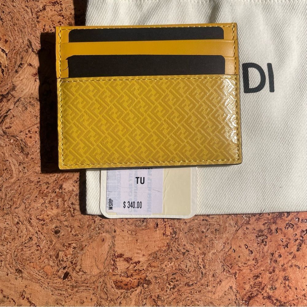 New🌻FENDI CARDHOLDER 🌻 - Picture 3 of 9